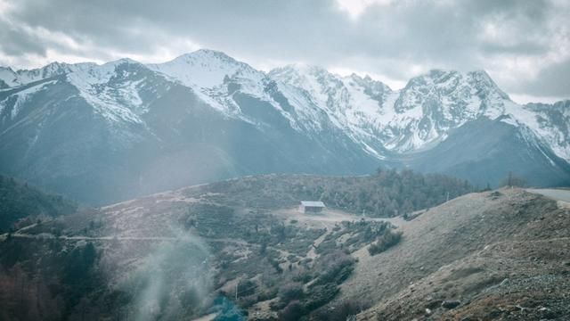 香格里拉去德钦的路好走吗,香格里拉到德钦自驾游攻略