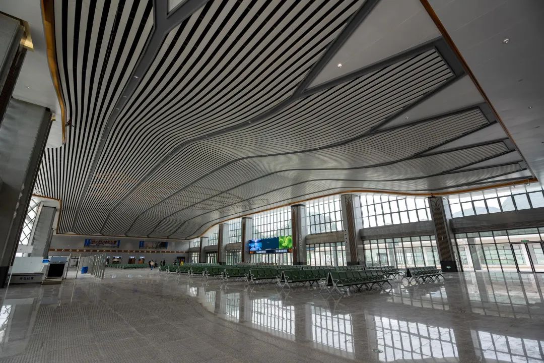 南宁到贵阳车票太难买,南宁东到贵阳多少钱