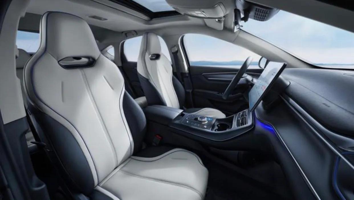 10.18万,丐版比亚迪驱逐舰05冠军版,落地价和养车成本有多高?