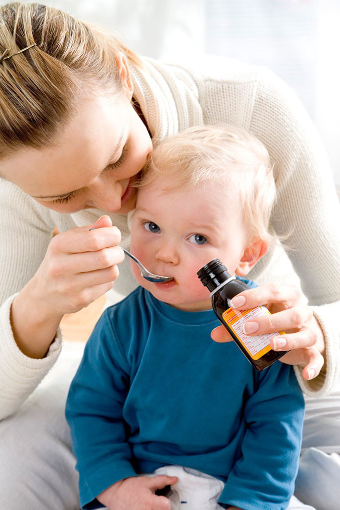 给1-2岁婴儿喂药的妙招,如何给婴儿喂药技巧