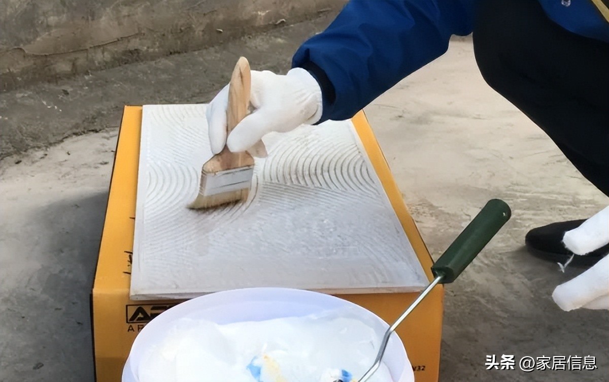 瓷砖背胶贴得稳吗,瓷砖背胶粘性好还是不粘好