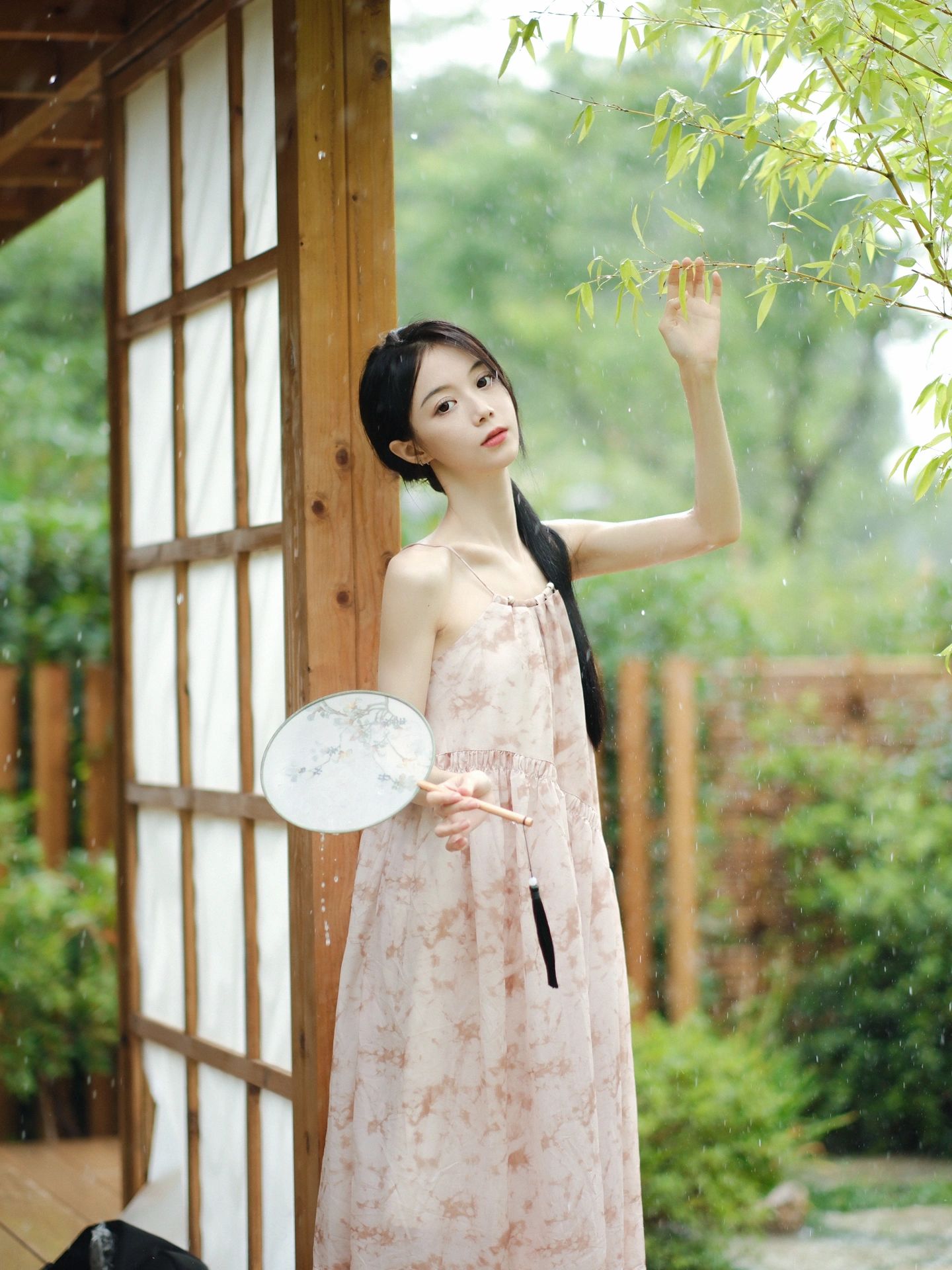 拍照显脸小4个小妙招,教你拍照显瘦显脸小的方法