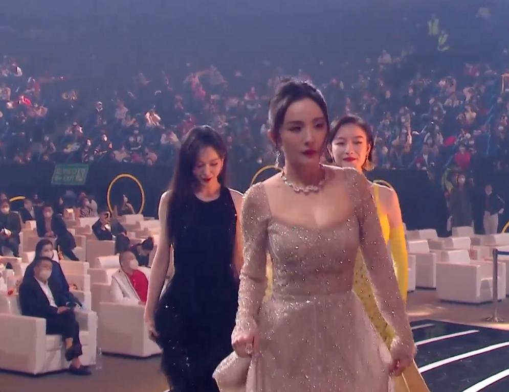 娱乐圈的真实姐妹情你get到了吗,娱乐圈最感人的姐妹情