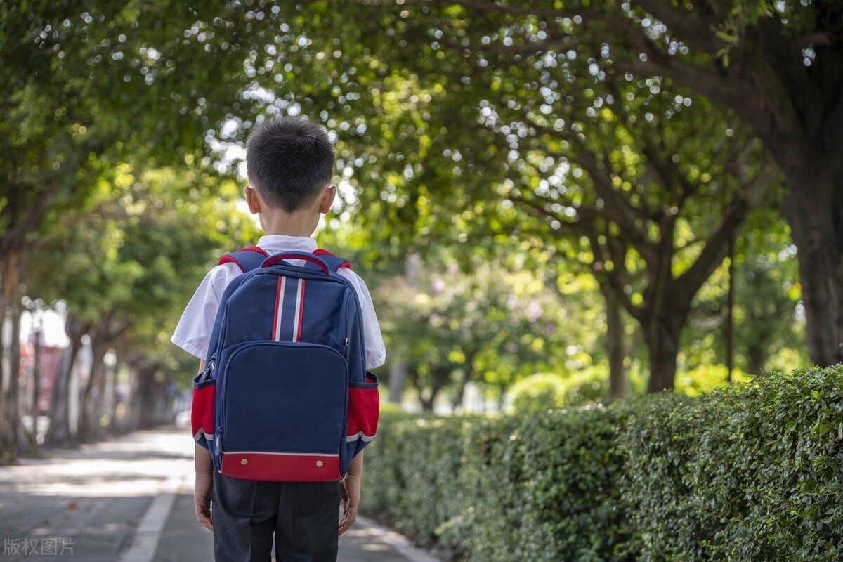 石家庄2岁孩子哭闹不止，不肯吃饭，恶心、呕吐，罪魁祸首是小儿腹股沟疝！石家庄市第二医院紧急提醒