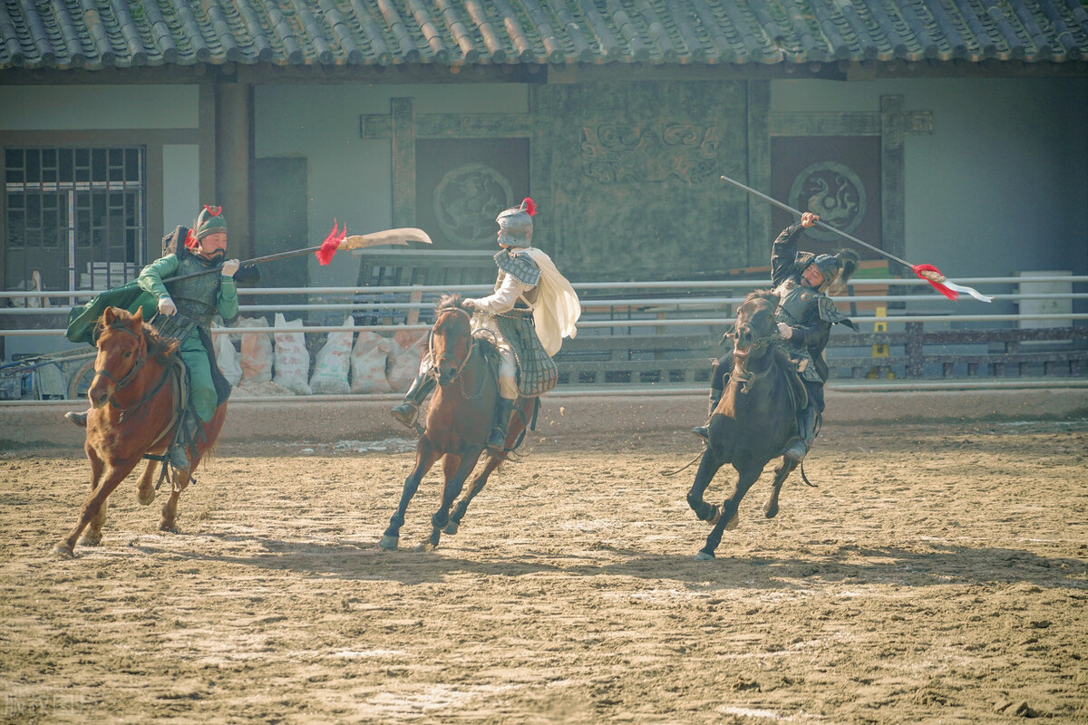 三国演义为什么很多人看不懂,看了很多遍才看懂三国演义