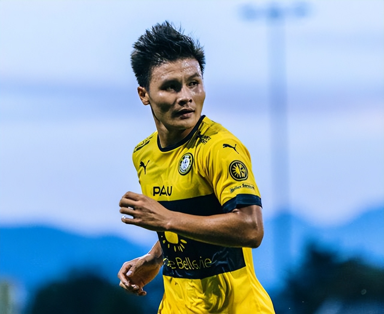 越南梅西沦为替补！球队7轮不胜法乙垫底，碰瓷武磊还太早