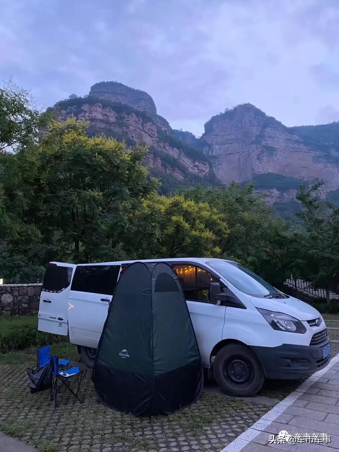 「车生活」他把6座全顺改装成房车，带着妻娃去旅行