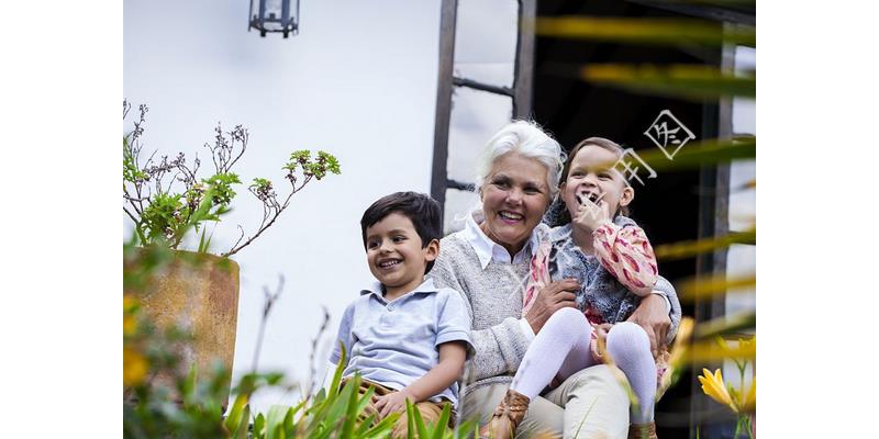 儿女不愿意出钱为父母治病怎么办,儿子不出钱给父母看病该怎么办