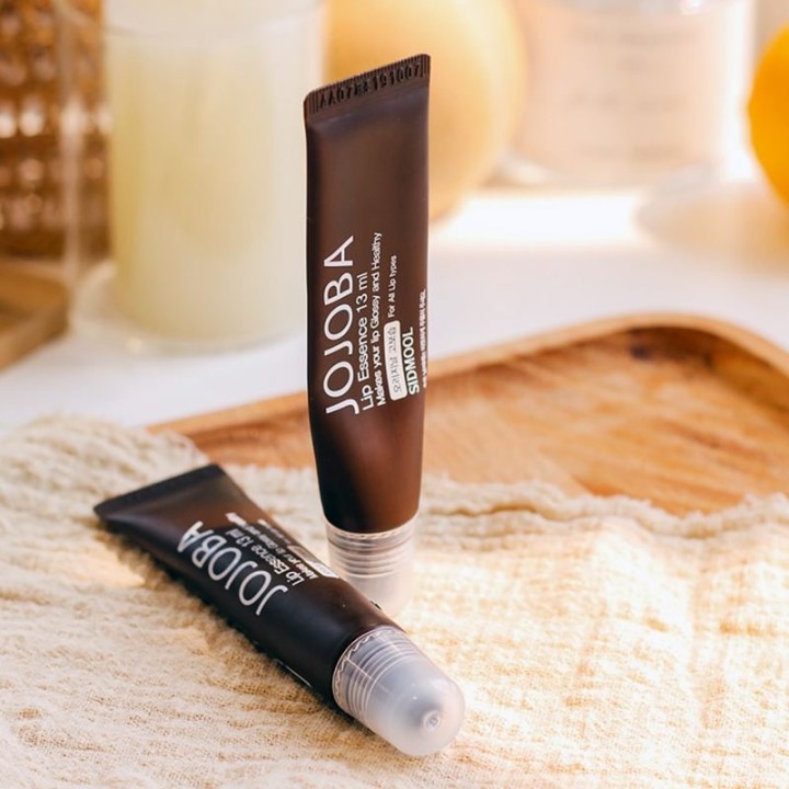 嘴巴干裂什么唇膏好用女生,适合嘴唇干裂的唇膏