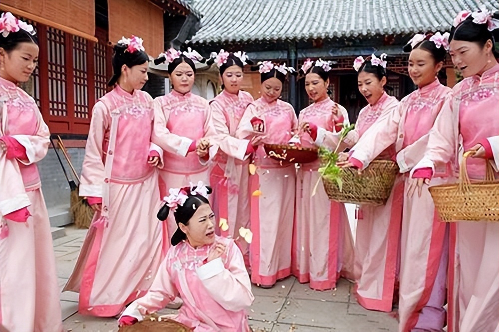 揭秘古代宫女真实生存状况：生如牲畜任人*躏蹂**，死后无葬身之地