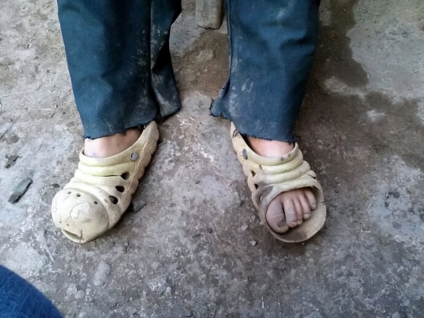 18岁男生持刀自宫,18岁男生持刀自宫后考了600分