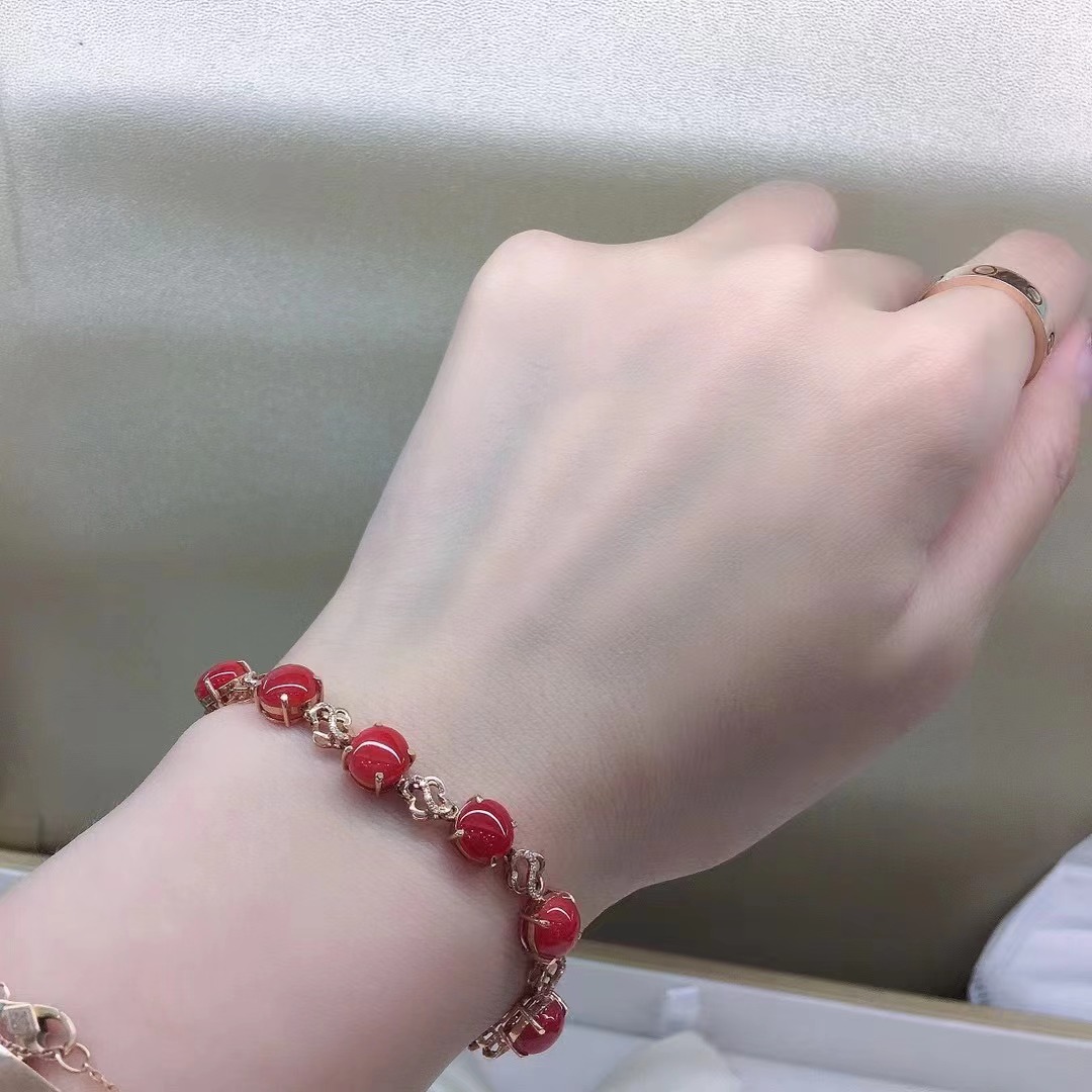 戴便宜的手链对身体有害吗,戴便宜的手链丢人吗