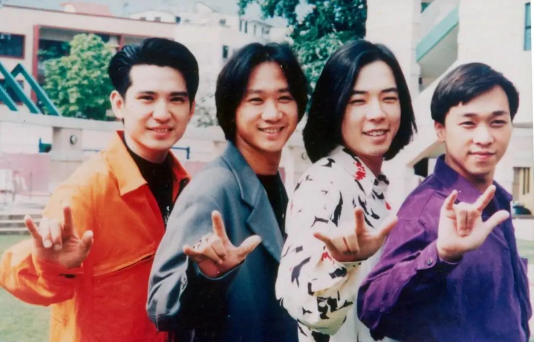 黄家驹去世后beyond演唱海阔天空,黄家驹从再见理想到海阔天空