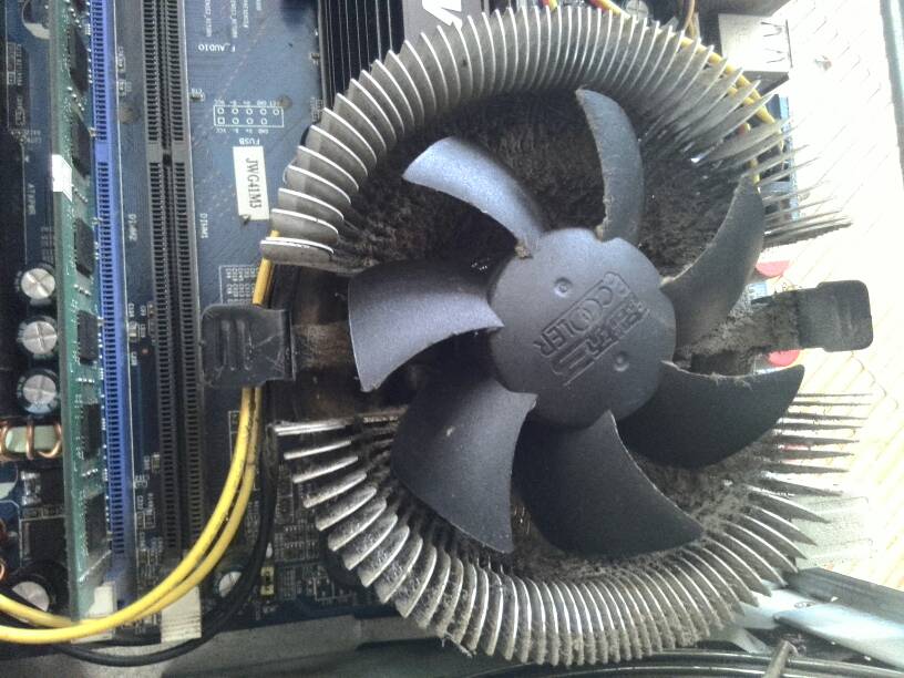 电脑发出嗡嗡响的声音是什么原因,电脑突然发出很大的嗡嗡声咋办