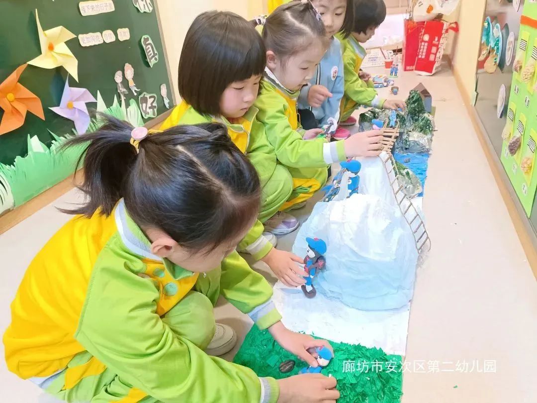 幼儿园聆听红色故事传承红色精神,传统文化在幼儿园的传承实践案例