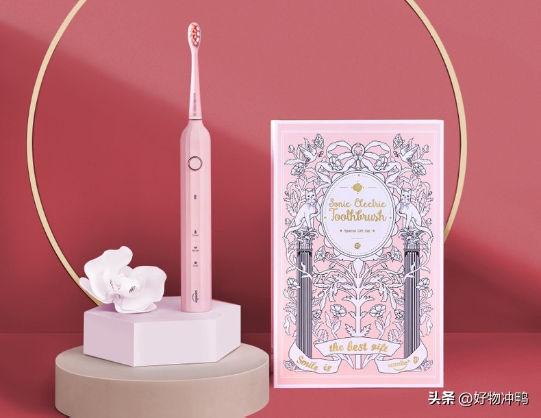 情人节给女朋友送什么礼物又不贵,情人节礼物给女朋友送什么比较好