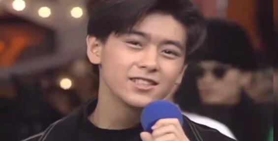 十七岁成为赛车手,不老男神林志颖为什么会开特斯拉