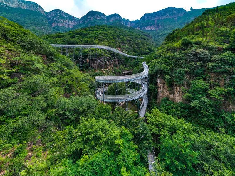 这个夏天一定要去玩一趟漂流,这个夏天一定要去玩一场漂流