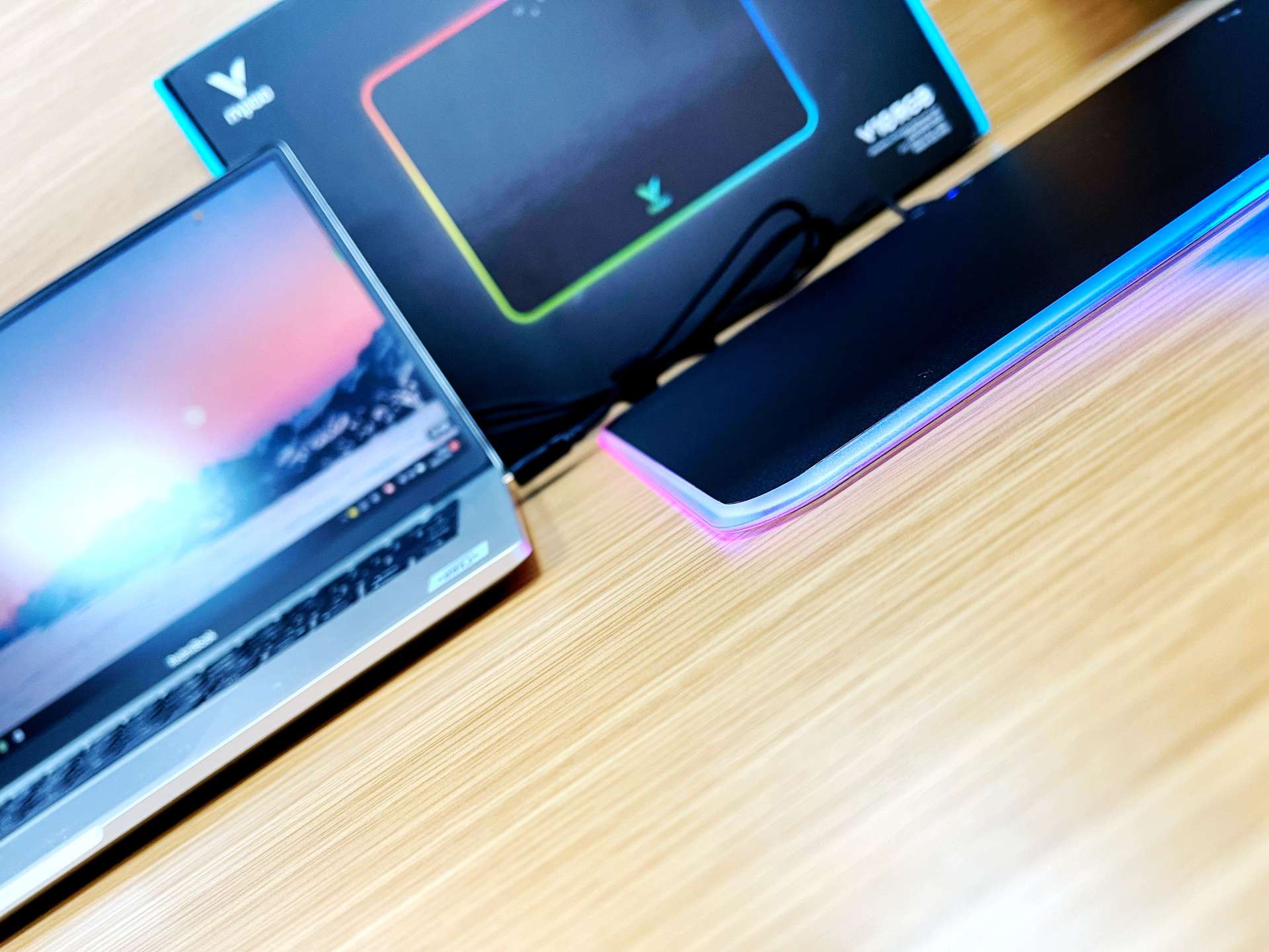 雷柏v1游戏鼠标好用吗,雷柏v10s鼠标垫