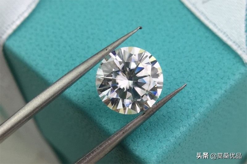 莫桑钻与锆石划线如何区分,如何检测是锆石还是莫桑钻