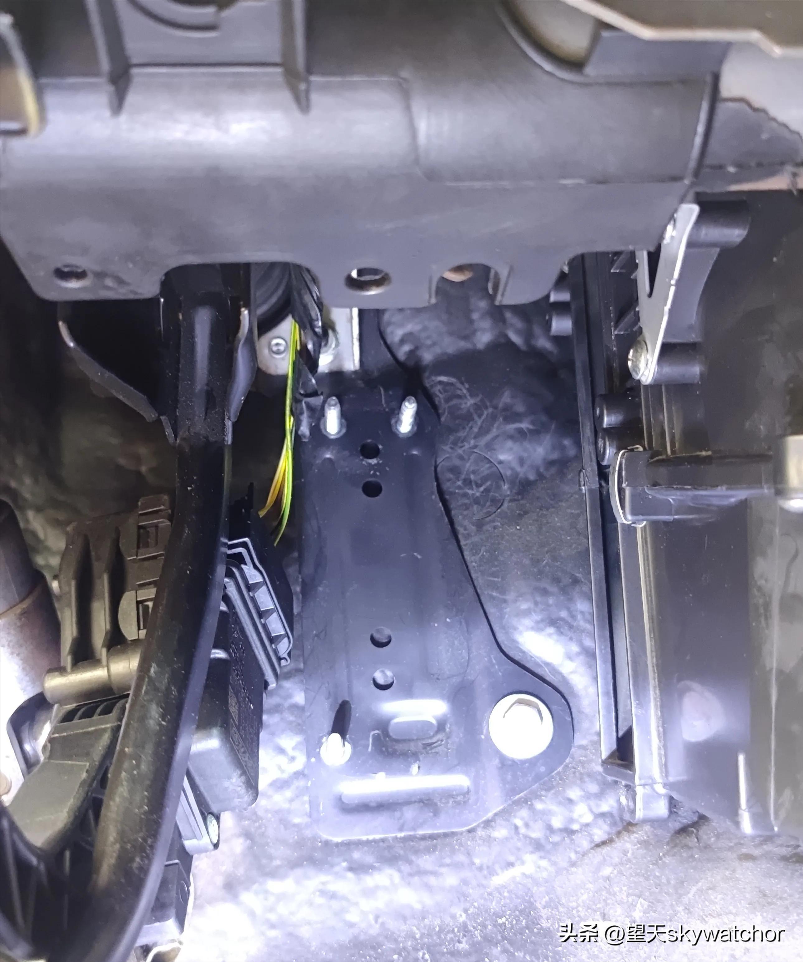 07福克斯鼓风机调速电阻,07款福克斯鼓风机电阻经常烧坏