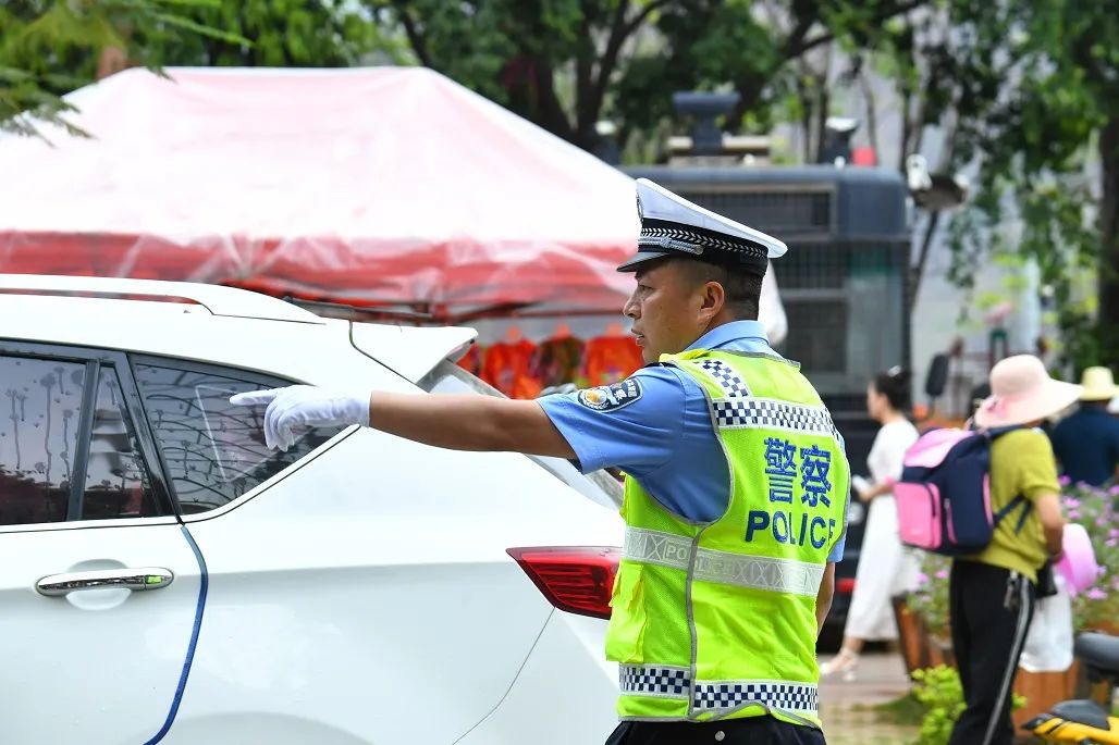 五一交警圆满完成交通安保工作,圆满完成五一交通安保