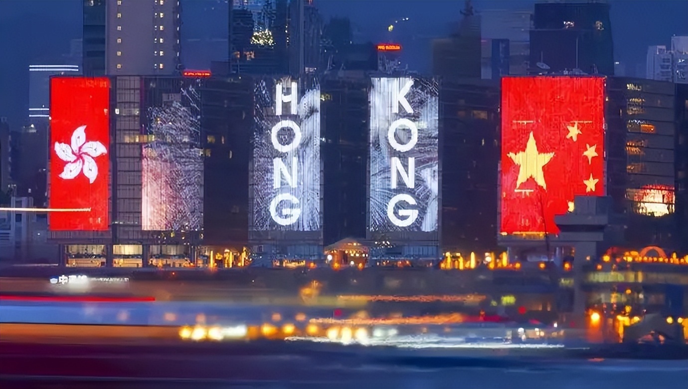 1997年香港回归祖国，英方却不愿归还，邓公：再阻挠*力武**解决！