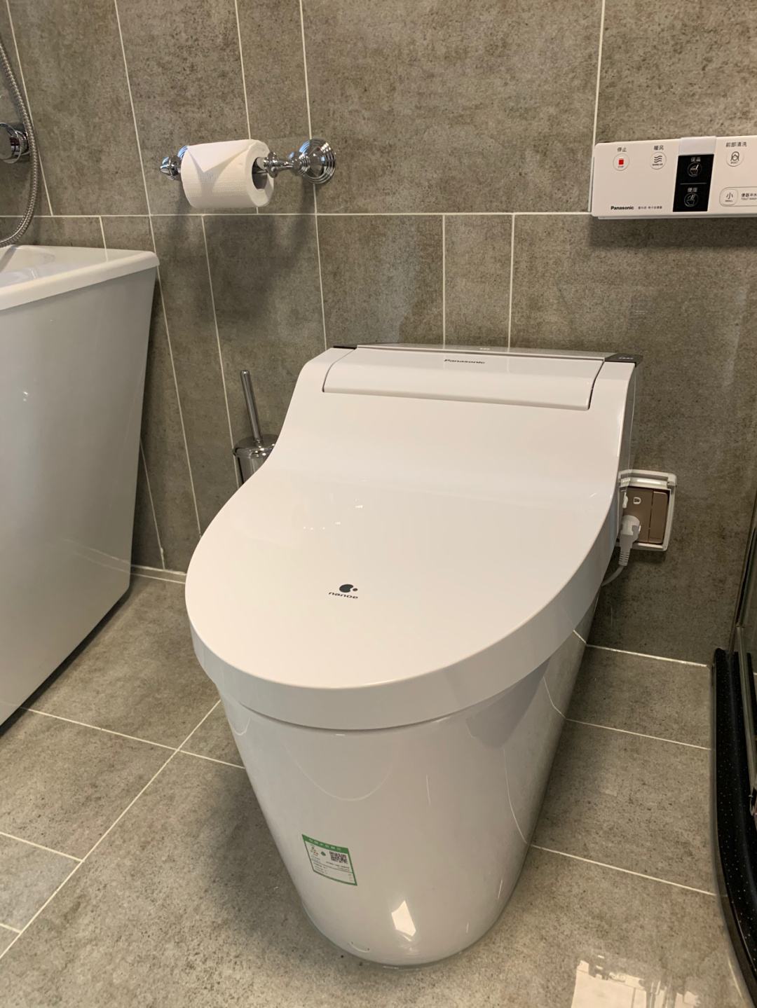 智能马桶与智能马桶盖的区别在哪,智能马桶盖和智能马桶哪个更实用