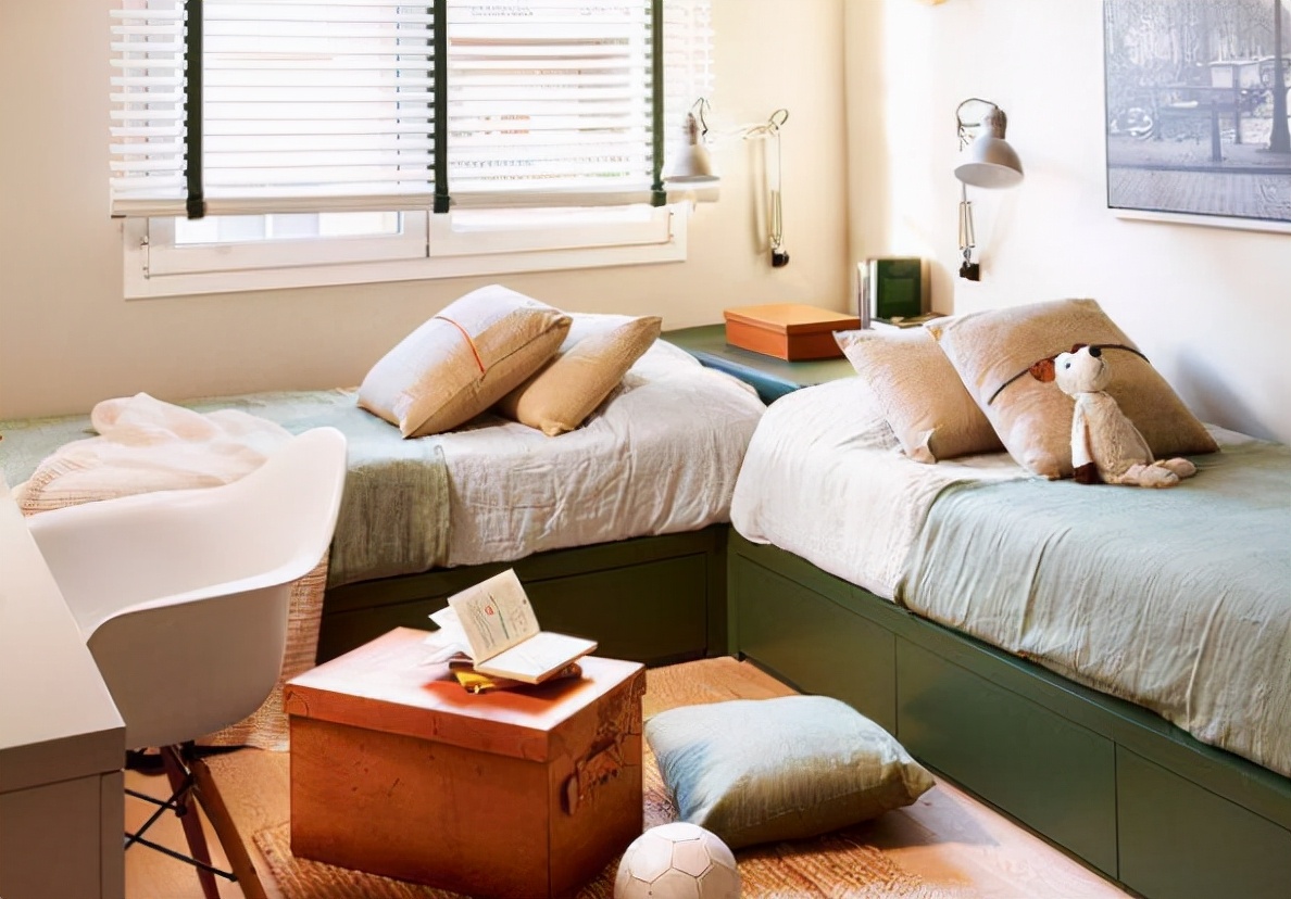 一个房间两张床的床品怎么布置,一个房间两张床怎么摆放比较好