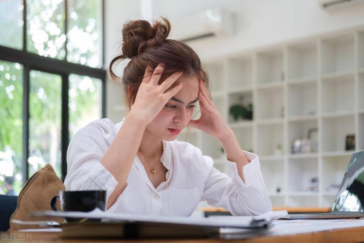 20多岁有几根白头发是什么原因,2岁宝宝有几根白头发是怎么回事