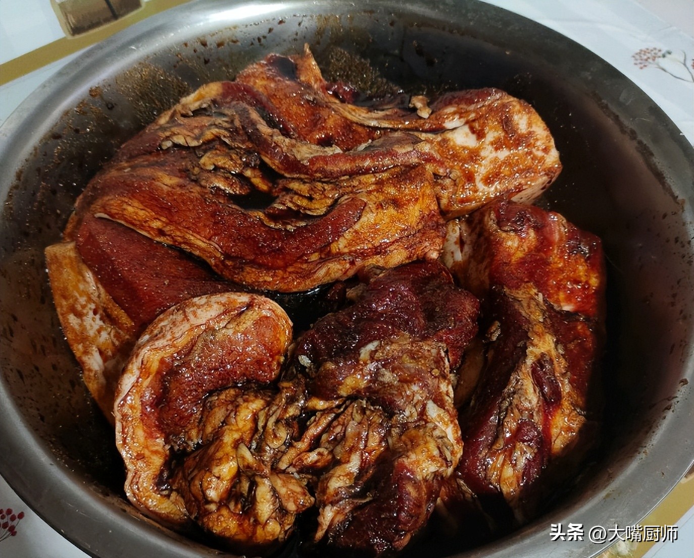 腌腊肉只放盐,腌腊肉的放盐正确方法