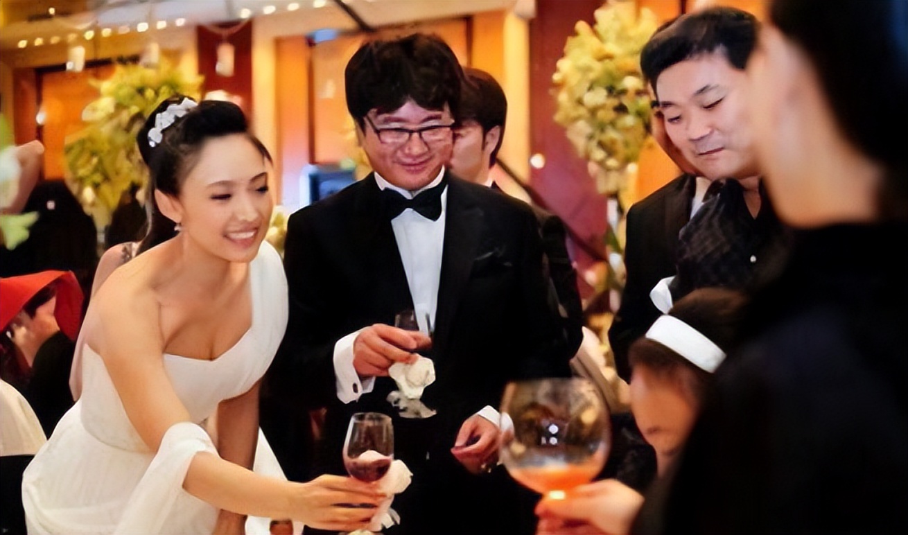 割喉去世的案例,被捅刀身亡的10位明星