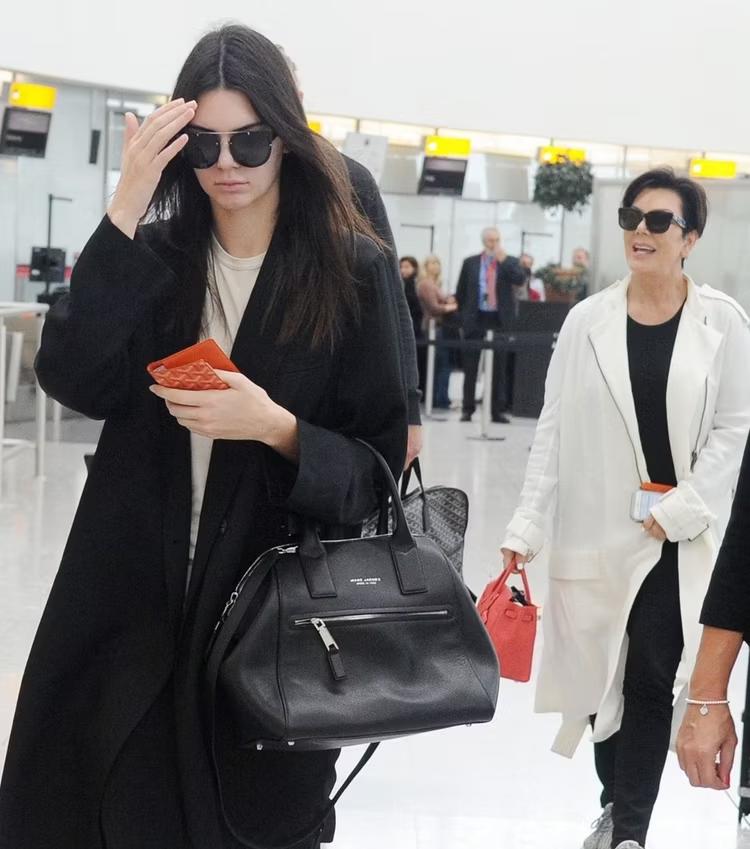 花五亿买了私人飞机后，名人都用它干什么了？