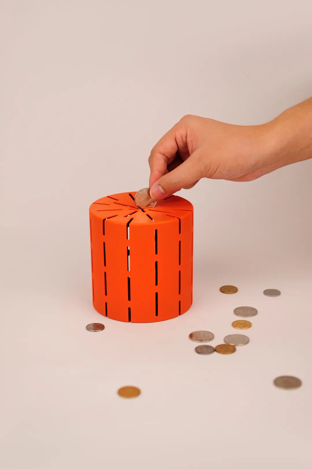 “感受快乐”——存钱罐设计