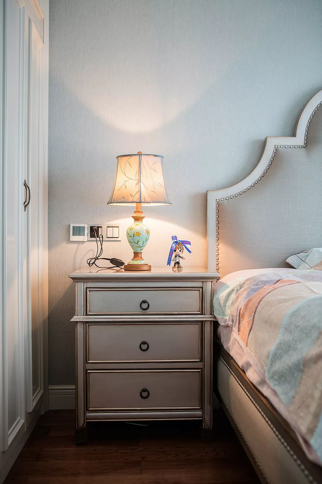 130平现代轻奢风迷人高雅范儿,127平现代美式风格