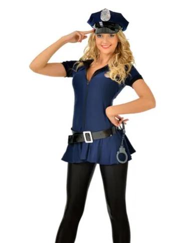 随手就送同事一辆汽车,警察队长为何如此豪气?