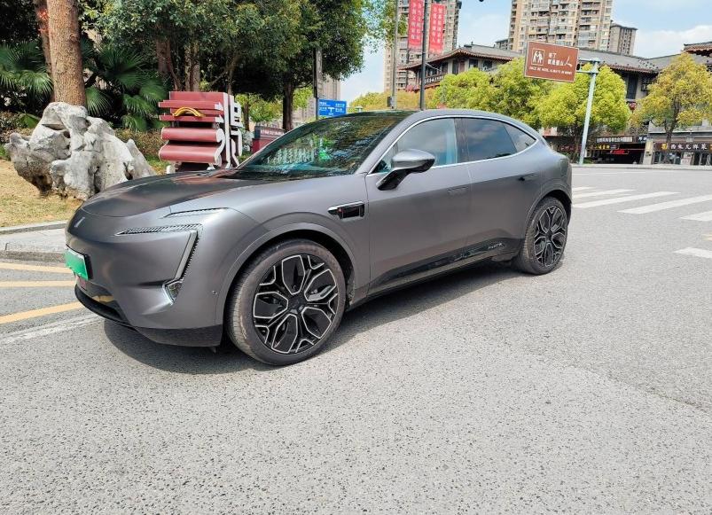 阿维塔11提车一个月感受,30万放弃bba选择特斯拉
