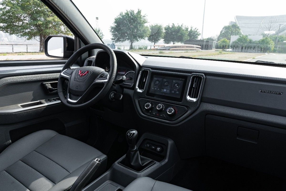 年轻人的第一辆车十万落地,年轻人的第一辆五菱