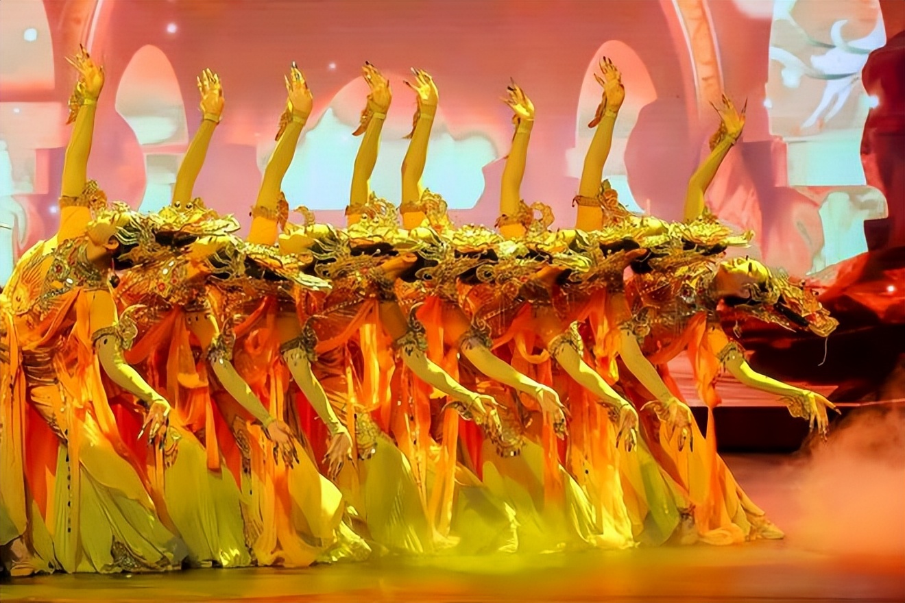 点亮“金字招牌”这台晚会见证中国品牌迈向高质量发展