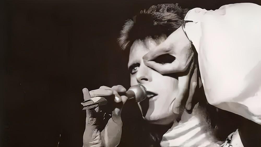 大卫鲍伊妆容,大卫·鲍伊年轻照片