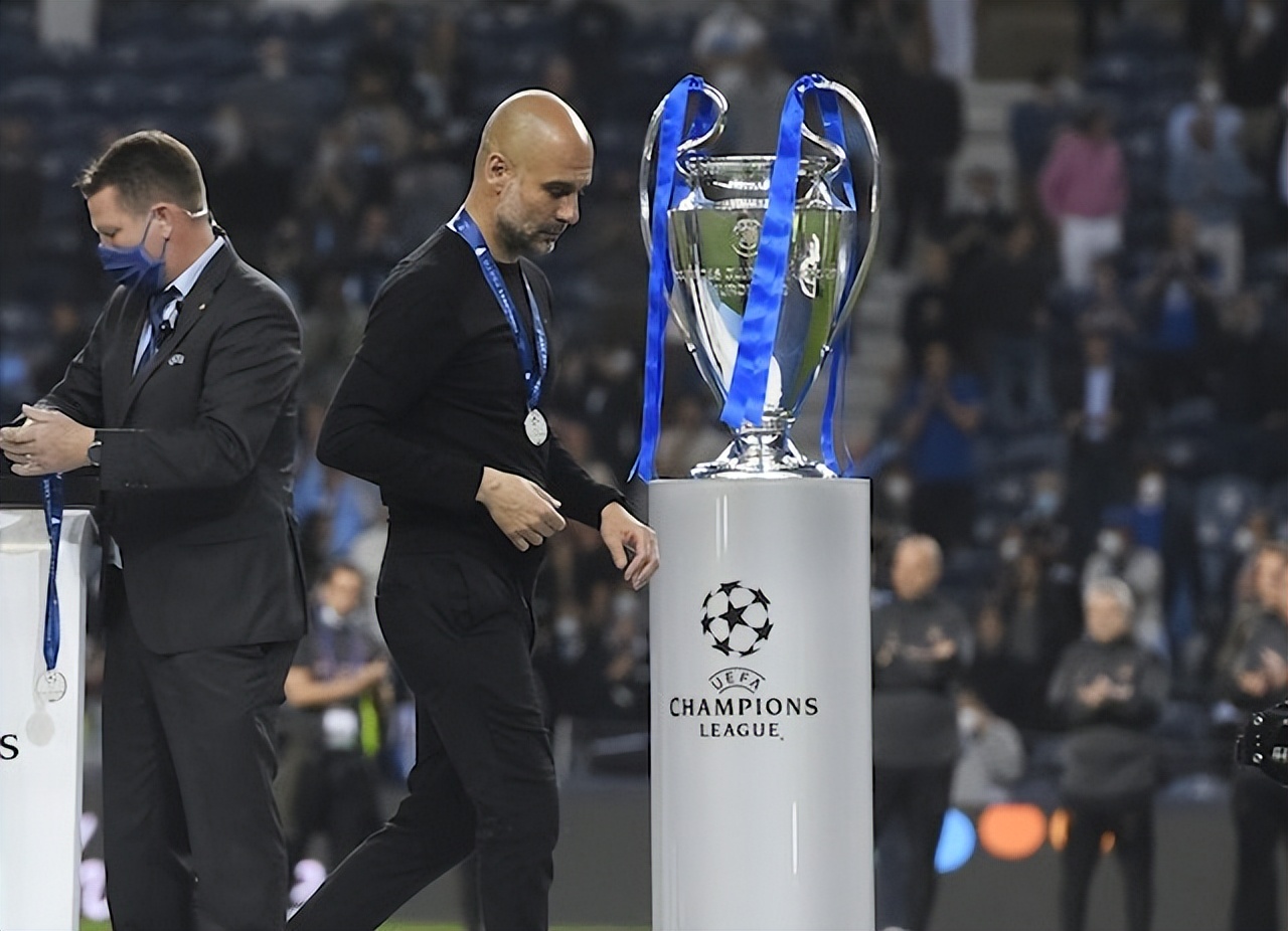 曼城勇夺三冠王,曼城曼联实现三冠王