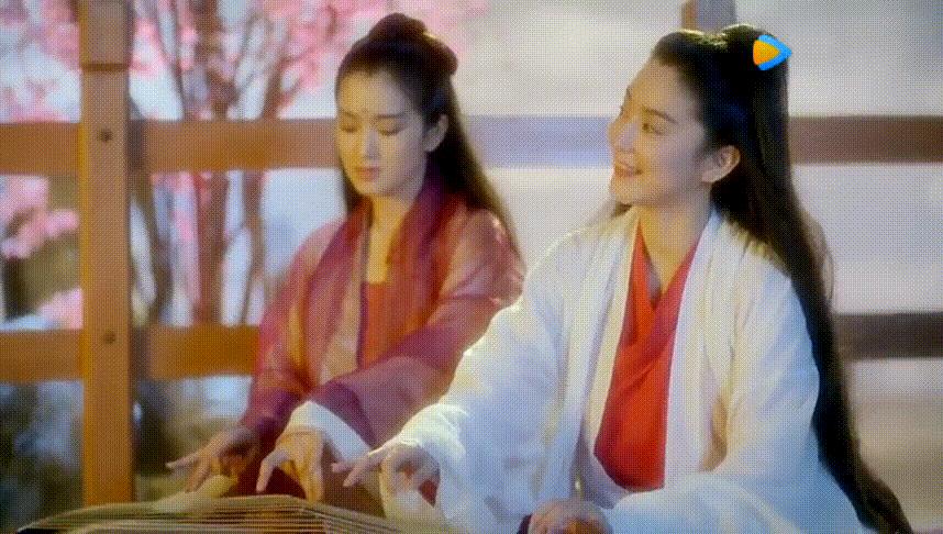 昨晚是港乐迷的K歌之夜，今晚跟着歌单看港片