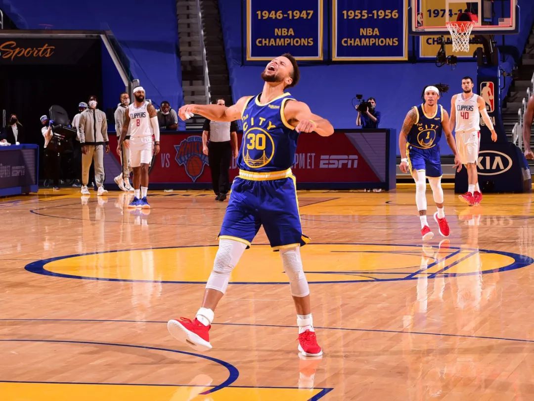 这一冠（2）|前路漫漫，破败中前行难掩快乐天赋