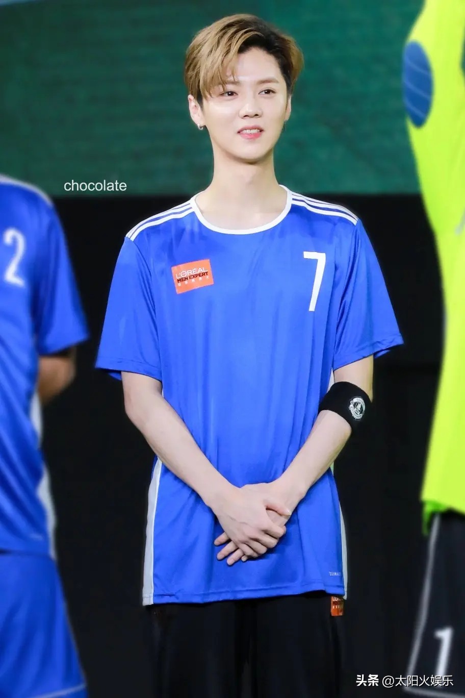 鹿晗踢足球属于什么水平,鹿晗足球什么水平