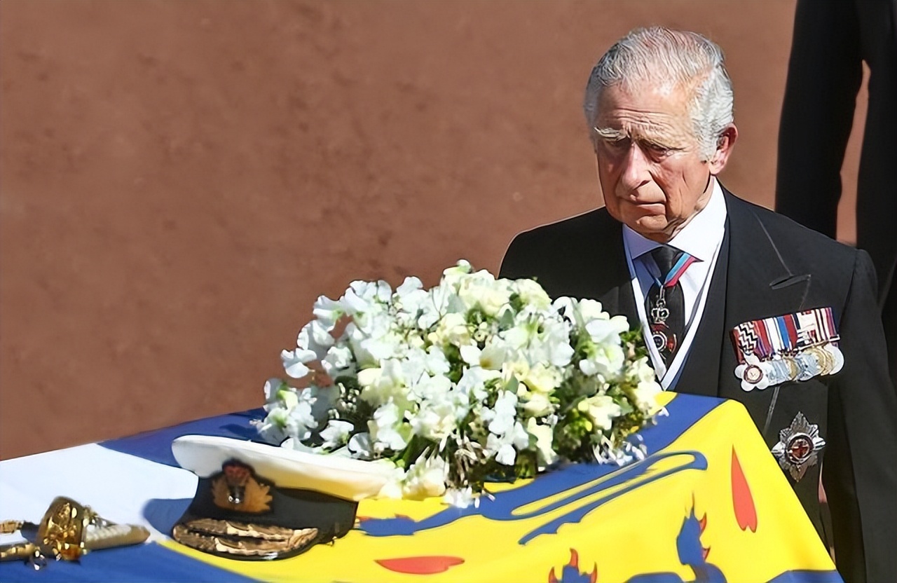 英女王哪一年去世,英女王逝世王室