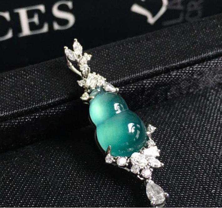 标准天空蓝翡翠,顶级翡翠天空蓝