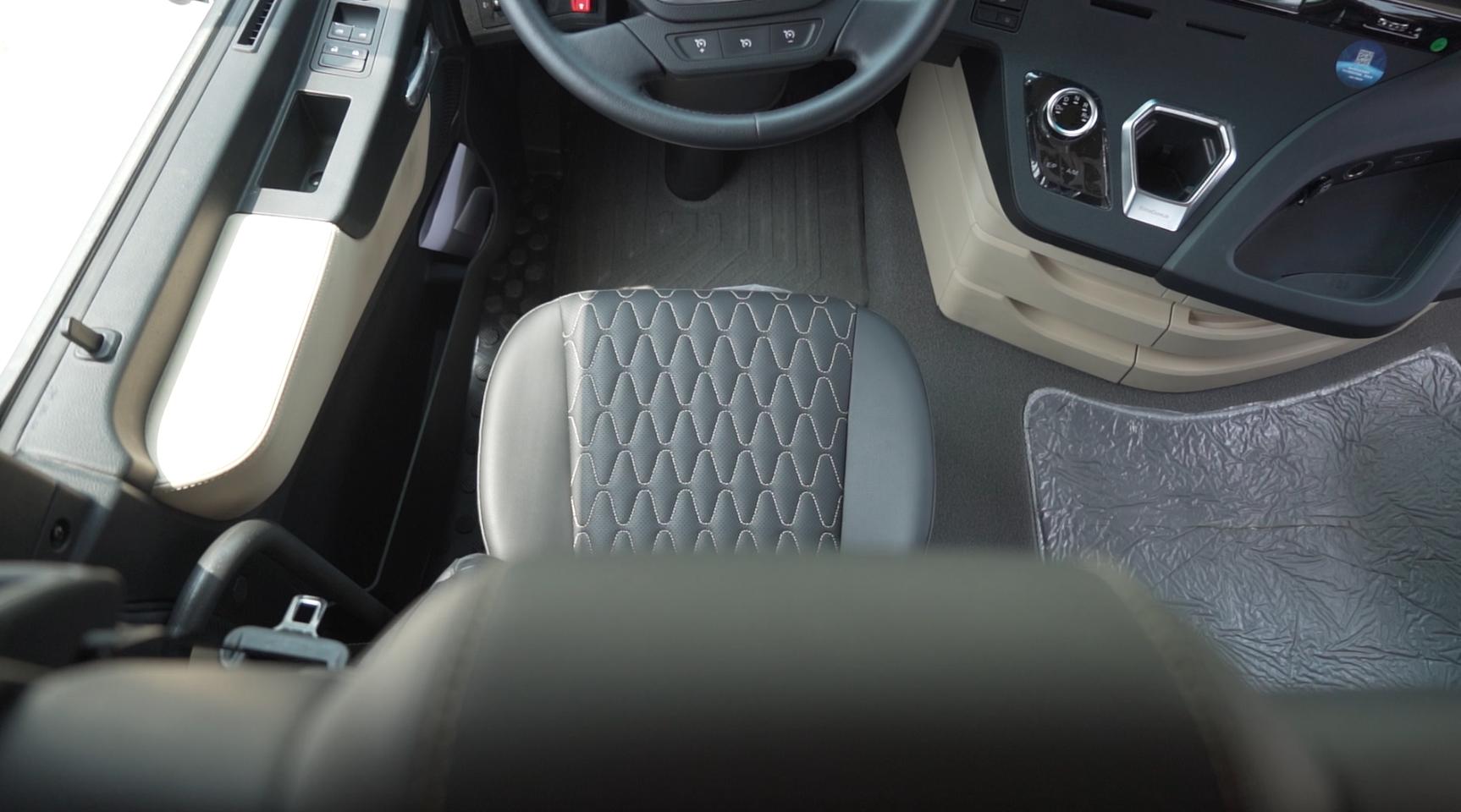 国产重卡最豪华驾驶室,国产高端重卡标配