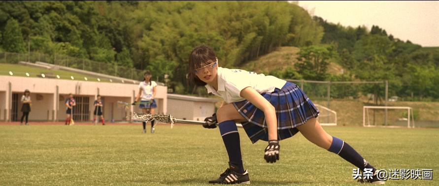 外媒评价周星驰少林足球电影,少林足球周星驰国语版电影