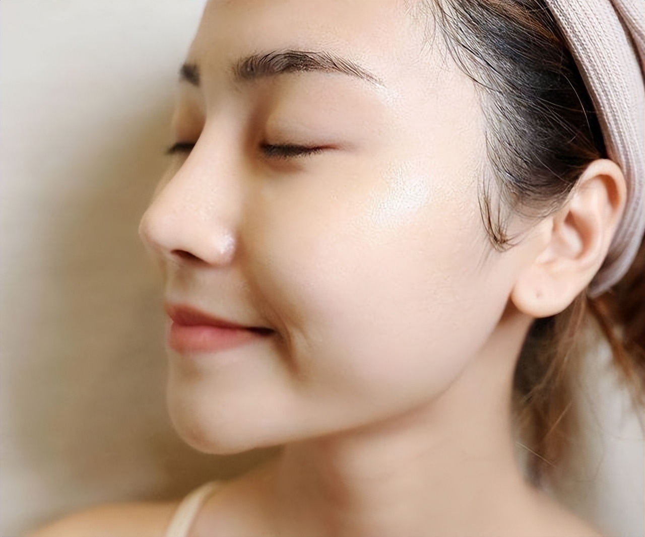 洗面奶应该用平价的还是贵的,洗面奶贵的和便宜的有差别吗