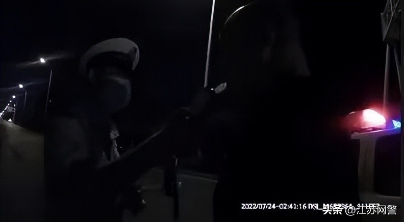 江苏镇江：润州交警零点行动一批“醉猫”入网